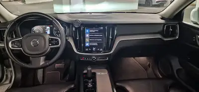 Volvo V60 Diesel — Break élégant, première main, entretien certifié — cruscotto