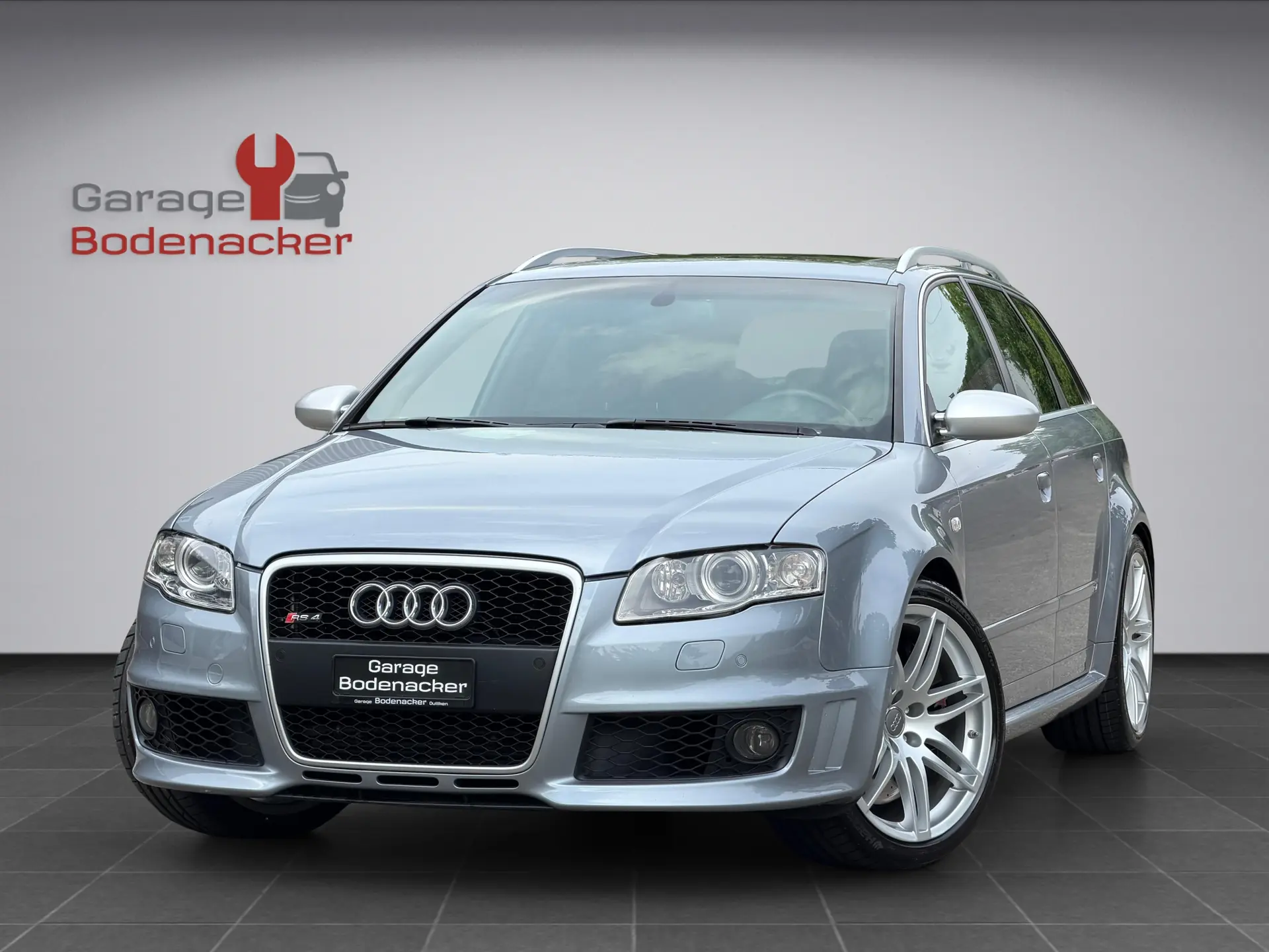 Audi RS4 Avant 4.2 V8 quattro — Un break sportif de légende, moteur atmosphérique 420 ch