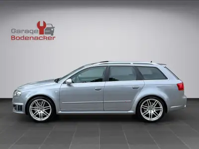 Audi RS4 Avant 4.2 V8 quattro — Un break sportif de légende, moteur atmosphérique 420 ch — Innenraum
