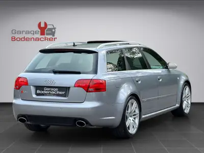 Audi RS4 Avant 4.2 V8 quattro — Un break sportif de légende, moteur atmosphérique 420 ch — Detail