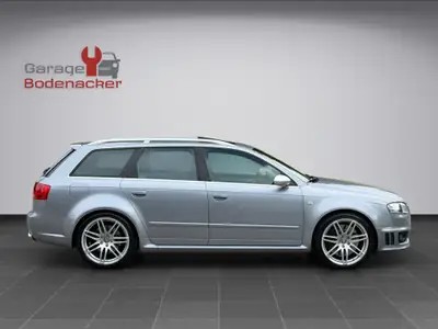 Audi RS4 Avant 4.2 V8 quattro — Un break sportif de légende, moteur atmosphérique 420 ch — Miniatur 7