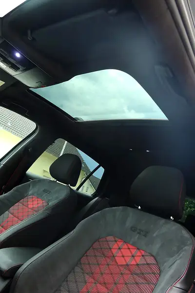 VW Golf 2.0 TSI GTI TCR — 290 ch avec échappement Akrapovic d'origine — dettaglio