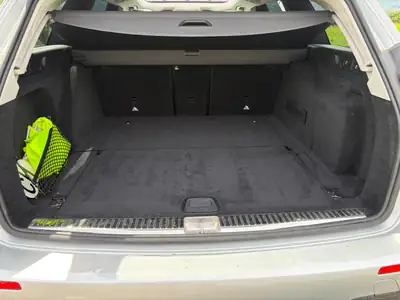 Mercedes-Benz E 400 AMG Line 4Matic — Familiale élégante, 333 ch et transmission intégrale — Miniatur 8