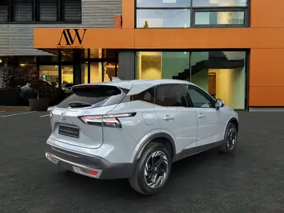 Nissan Qashqai 1.3 DIG-T 158 — SUV hybride léger, 23 000 km seulement — dettaglio