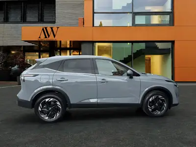 Nissan Qashqai 1.3 DIG-T 158 — SUV hybride léger, 23 000 km seulement — Miniatura 7