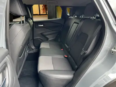 Nissan Qashqai 1.3 DIG-T 158 — SUV hybride léger, 23 000 km seulement — Miniatura 10