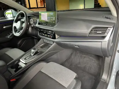 Nissan Qashqai 1.3 DIG-T 158 — SUV hybride léger, 23 000 km seulement — Miniatura 11