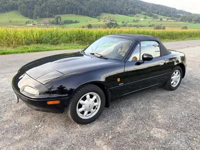 Mazda MX-5 1.6i Black Special — Roadster emblématique 1992, état d'origine exceptionnel — vue extérieure