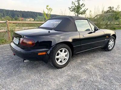 Mazda MX-5 1.6i Black Special — Roadster emblématique 1992, état d'origine exceptionnel — arrière