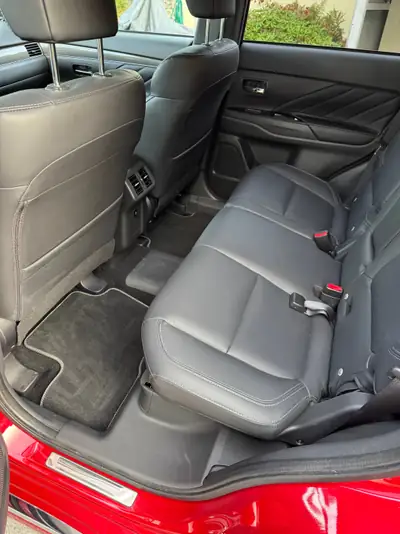 Mitsubishi Outlander 2.4 PHEV Diamond — SUV hybride rechargeable, 36'000 km seulement — Miniature 10