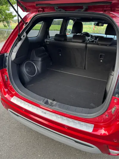 Mitsubishi Outlander 2.4 PHEV Diamond — SUV hybride rechargeable, 36'000 km seulement — Miniature 11