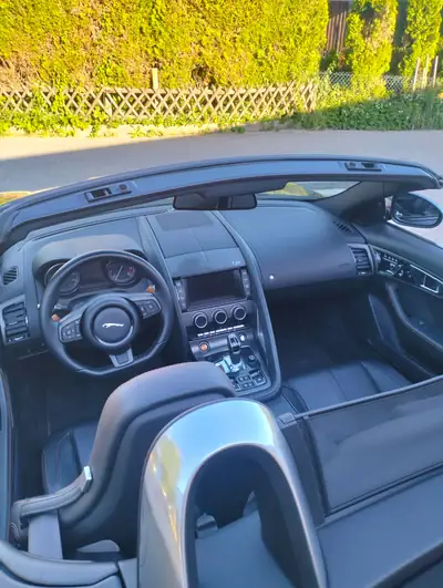 Jaguar F-TYPE 3.0 V6 S — Cabriolet sportif 380 ch, seulement 53'000 km — tableau de bord