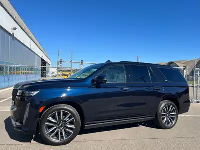 Cadillac Escalade Sport Platinum 6.2 V8 AWD — SUV premium 7 places, 426 ch — côté