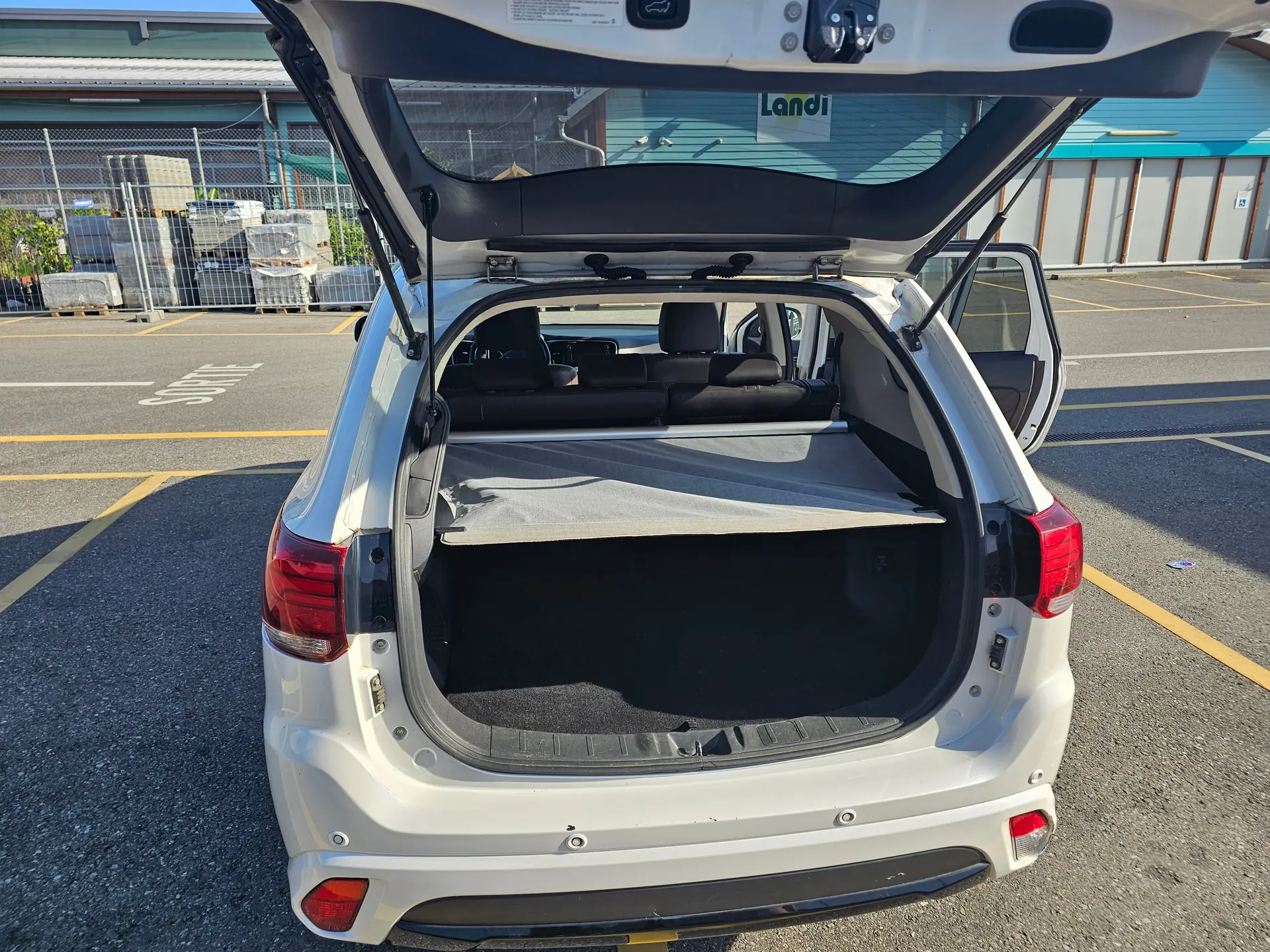 Mitsubishi Outlander 2015 occasion Lonay — 3