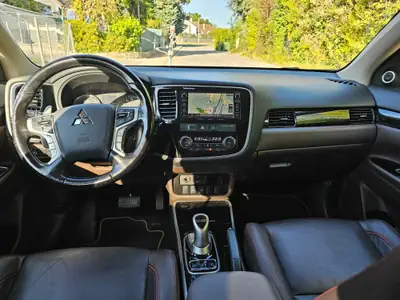 Mitsubishi Outlander 2.0 PHEV Style — SUV hybride rechargeable, 103 550 km, blanc métallisé — dettaglio