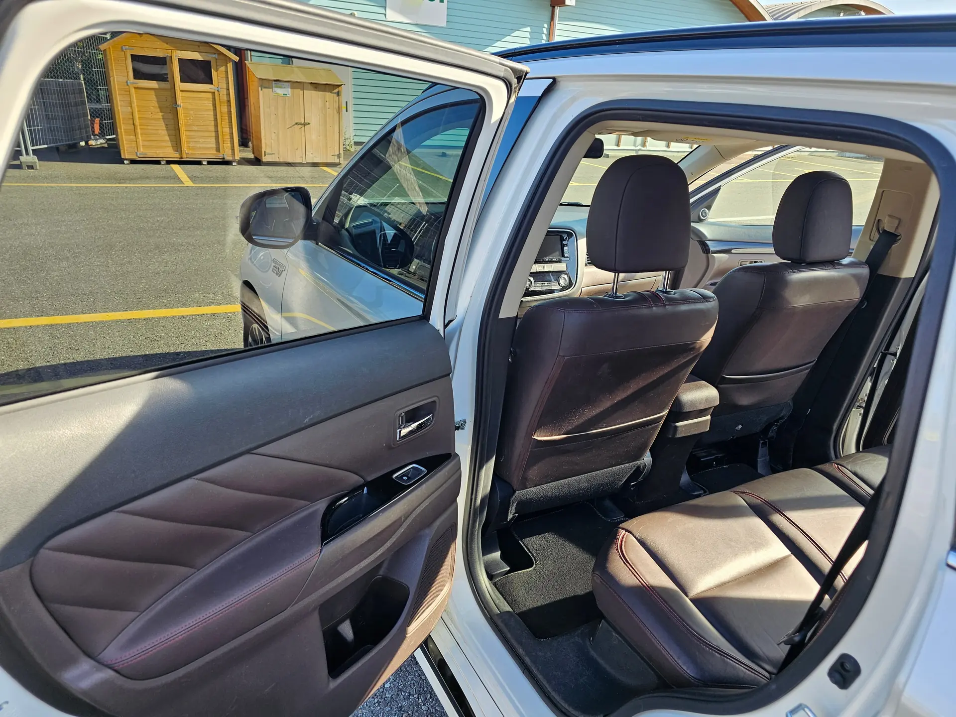 Mitsubishi Outlander 2015 occasion Lonay — 4