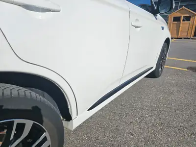 Mitsubishi Outlander 2.0 PHEV Style — SUV hybride rechargeable, 103 550 km, blanc métallisé — Miniatura 10