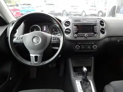 VW Tiguan 2.0 TDI 4Motion — SUV robuste, freins neufs et révision complète — Miniature 9