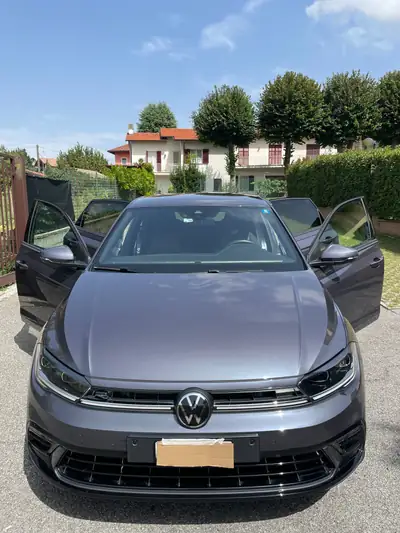 VW Polo 1.0 TSI 115 R-Line DSG — Citadine dynamique, faible kilométrage — Außenansicht