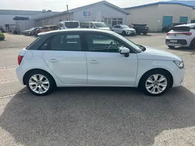 Audi A1 Sportback 1.4 TFSI Ambition S-tronic — Citadine dynamique, distribution neuve — Innenraum