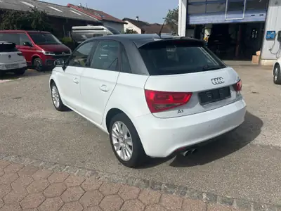 Audi A1 Sportback 1.4 TFSI Ambition S-tronic — Citadine dynamique, distribution neuve — Armaturenbrett