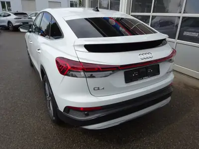 Audi Q4 Sportback e-tron 50 quattro — SUV électrique premium, 65 000 km seulement — côté