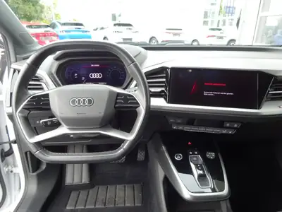 Audi Q4 Sportback e-tron 50 quattro — SUV électrique premium, 65 000 km seulement — Miniature 9