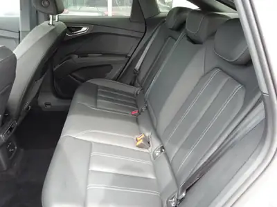 Audi Q4 Sportback e-tron 50 quattro — SUV électrique premium, 65 000 km seulement — Miniature 10