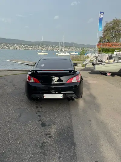 Hyundai Genesis 2.0 T Coupé — Sportivité turbo, une seule main, équipement premium — Seitenansicht