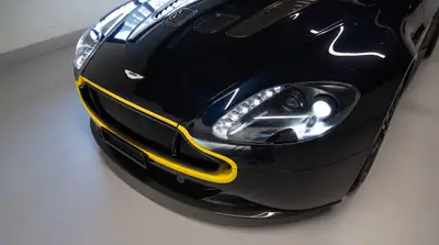 Aston Martin V12 Vantage 6.0 S Sportshift — Coupé sportif britannique légendaire, 39 900 km — dettaglio