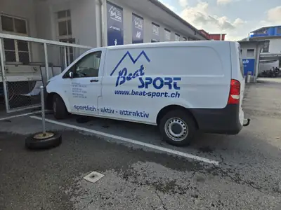 Mercedes-Benz Vito 1.6 CDI — Utilitaire fiable et spacieux, kilométrage modéré — vue extérieure