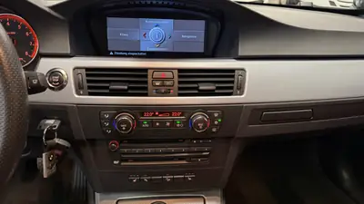 BMW 335i xDrive Coupé 2008 — Sportivité allemande, moteur 306 ch et première main — Armaturenbrett