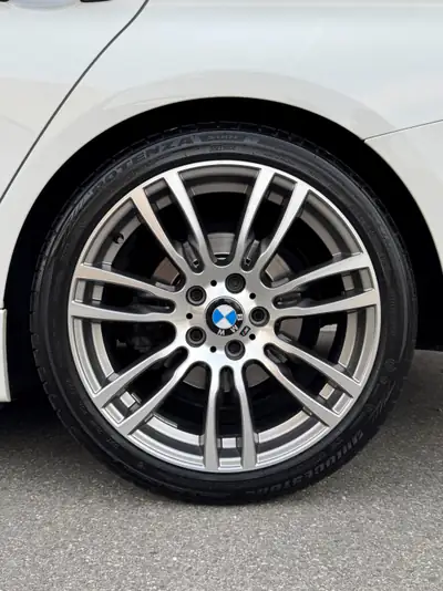 BMW 328i Touring — Break élégant, motorisation efficace et spacieuse — Miniatur 7