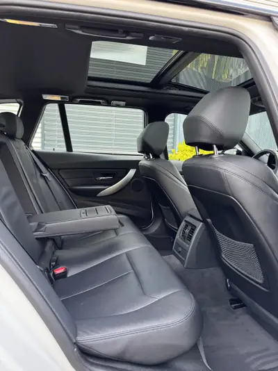 BMW 328i Touring — Break élégant, motorisation efficace et spacieuse — Miniatur 13