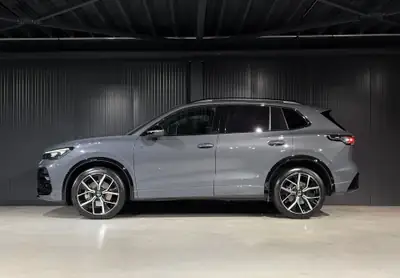VW Tiguan 2.0 TDI R-Line 4Motion — SUV Premium cuir intégral, 4 roues motrices — Miniature 9