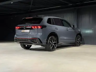 VW Tiguan 2.0 TDI R-Line 4Motion — SUV Premium cuir intégral, 4 roues motrices — Miniature 7