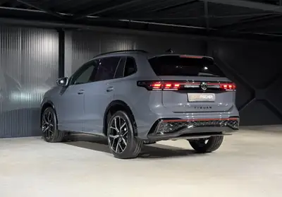 VW Tiguan 2.0 TDI R-Line 4Motion — SUV Premium cuir intégral, 4 roues motrices — Miniature 8