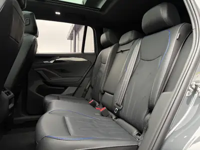 VW Tiguan 2.0 TDI R-Line 4Motion — SUV Premium cuir intégral, 4 roues motrices — Miniature 12