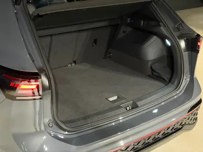 VW Tiguan 2.0 TDI R-Line 4Motion — SUV Premium cuir intégral, 4 roues motrices — Miniature 24