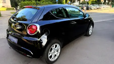 Alfa Romeo MiTo 1.4 Distinctive — Citadine italienne affûtée, 50'000 km seulement — détail