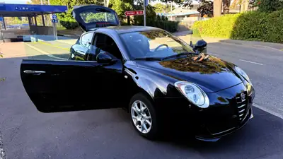 Alfa Romeo MiTo 1.4 Distinctive — Citadine italienne affûtée, 50'000 km seulement — Miniature 13