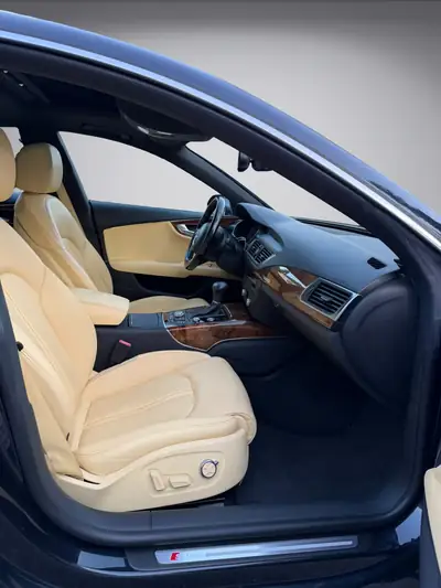 Audi A7 Sportback 3.0 TDI quattro — Berline prestige diesel, service frais et équipements premium — Miniatura 12