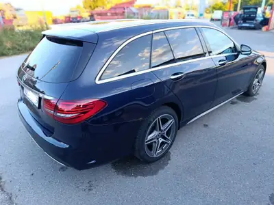 Mercedes-Benz C 220 d AMG Line 4Matic — Break diesel performant, 4x4 intelligent, kilométrage faible — Seitenansicht