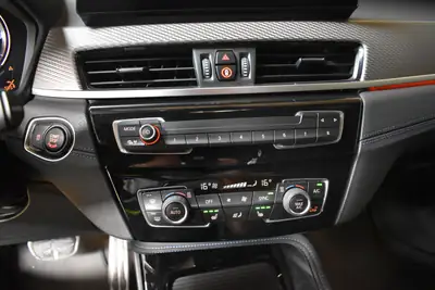 BMW X2 xDrive 18d M Sport X — SUV compact diesel, entretien BMW 10 ans inclus — Miniatura 16