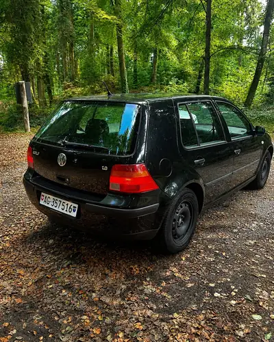 VW Golf 1.6 Essence 2000 — Classique fiable, transmission automatique, sans sinistre — fianco