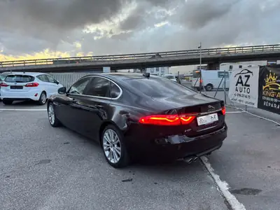 Jaguar XF 20d Portfolio AWD — Berline prestige diesel, expertise du jour et 2 ans de garantie — intérieur