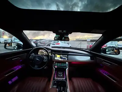Jaguar XF 20d Portfolio AWD — Berline prestige diesel, expertise du jour et 2 ans de garantie — Miniature 13