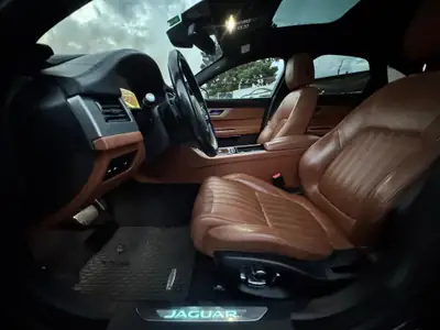 Jaguar XF 20d Portfolio AWD — Berline prestige diesel, expertise du jour et 2 ans de garantie — Miniature 15