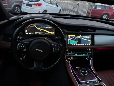Jaguar XF 20d Portfolio AWD — Berline prestige diesel, expertise du jour et 2 ans de garantie — Miniature 17
