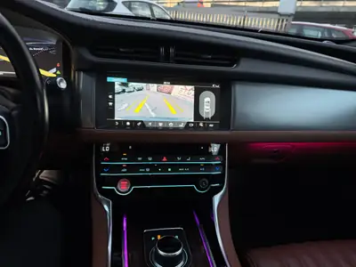 Jaguar XF 20d Portfolio AWD — Berline prestige diesel, expertise du jour et 2 ans de garantie — Miniature 19